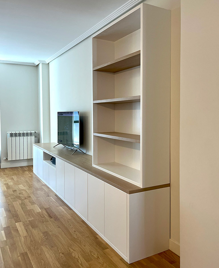 Lateral Mueble de salón a medida de diseño sencillo y bajo presupuesto