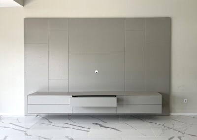 Mueble gris mínima expresión