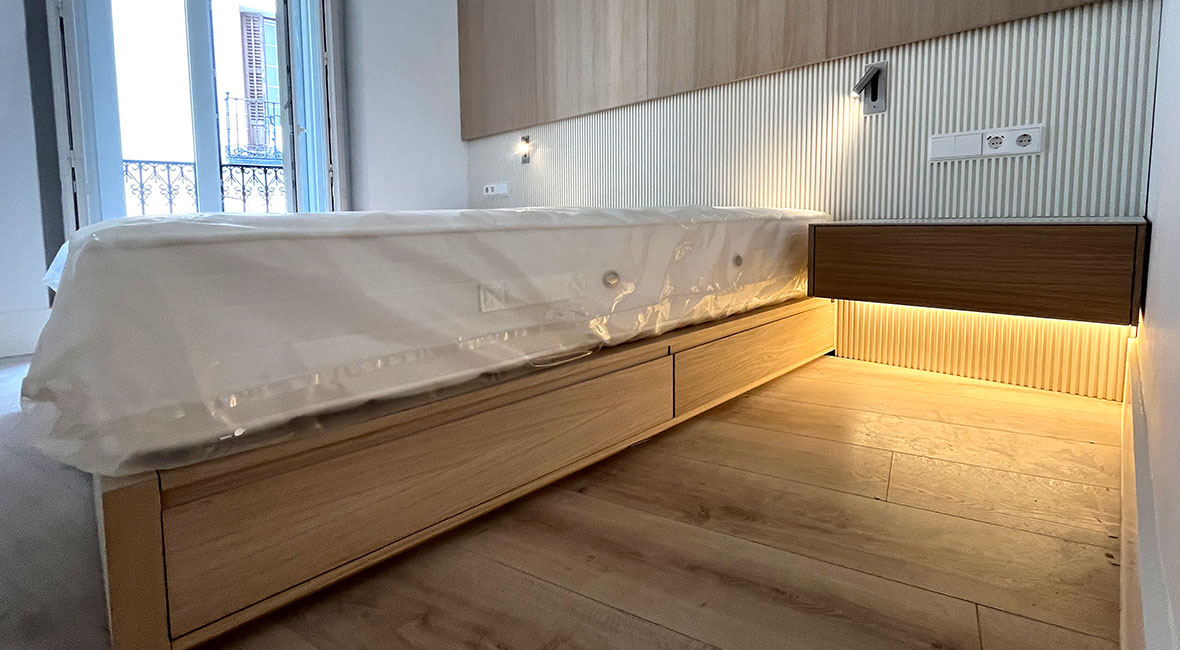 Cajones bajo cama Canapé de madera con cajones a medida