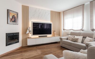 Mueble TV suspendido blanco y madera