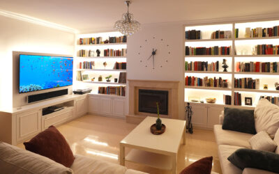 Mueble de salón blanco con librería