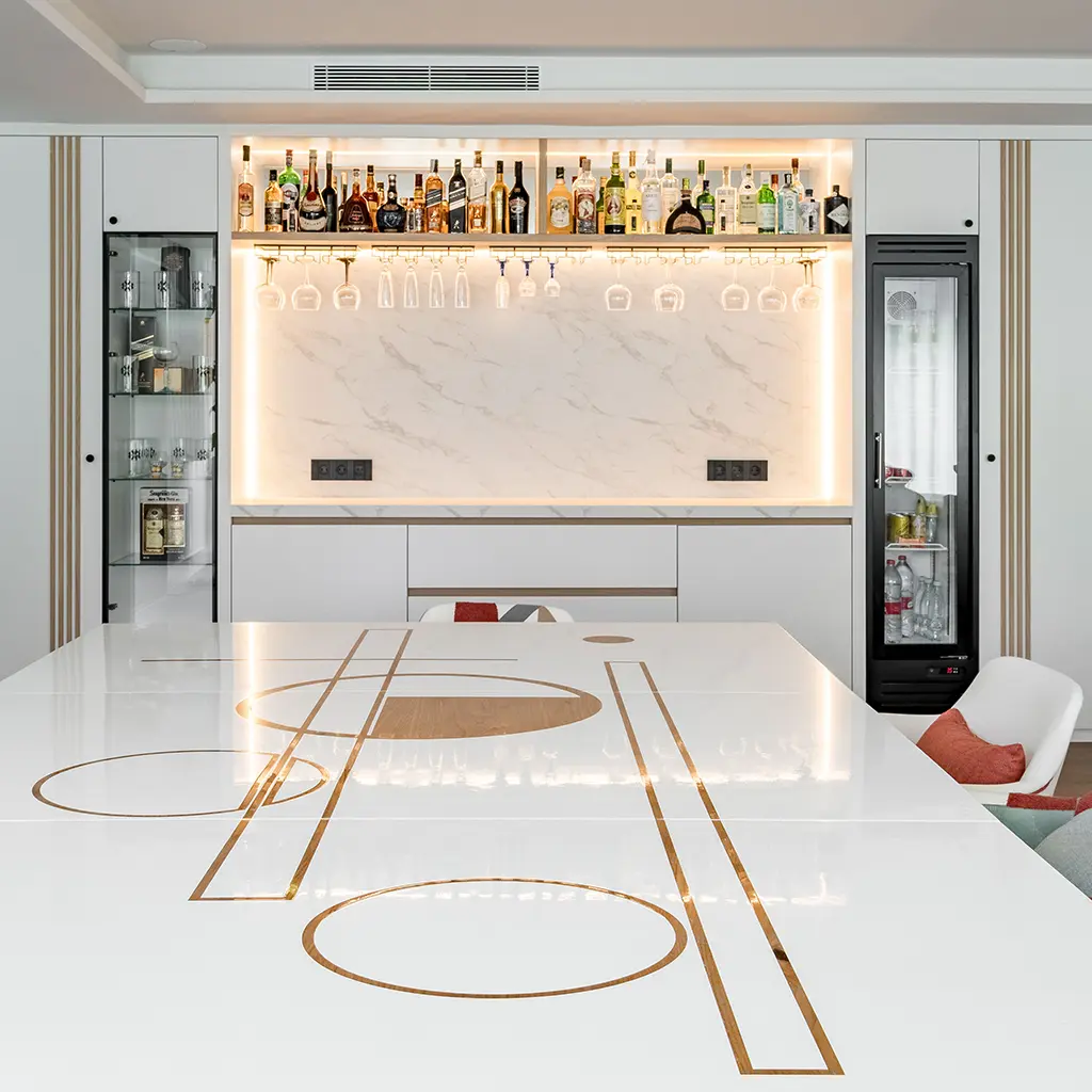 Mueble bar Vista frontal de un mueble bar realizado a medida