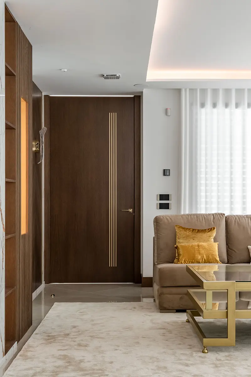 Puerta de entrada a la vivienda a medida