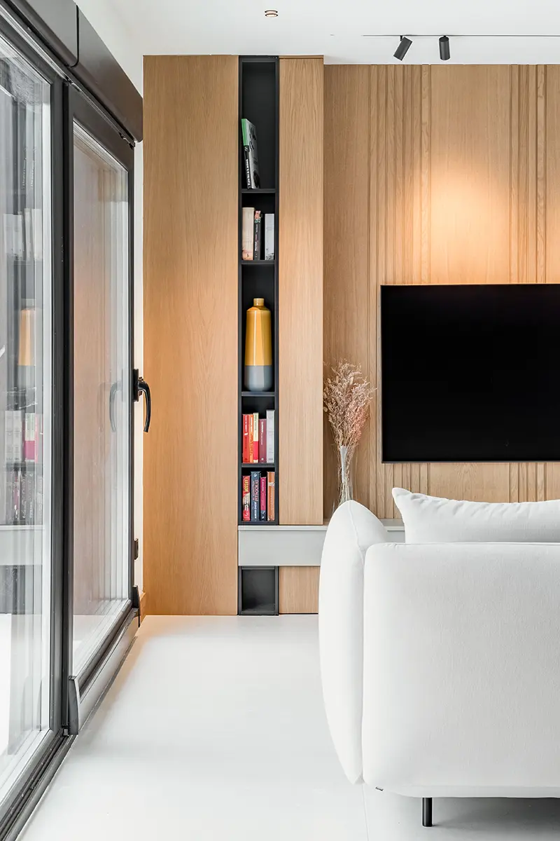 Librería con iluminación led