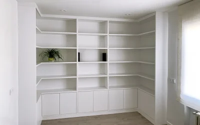 Librería esquinera blanca