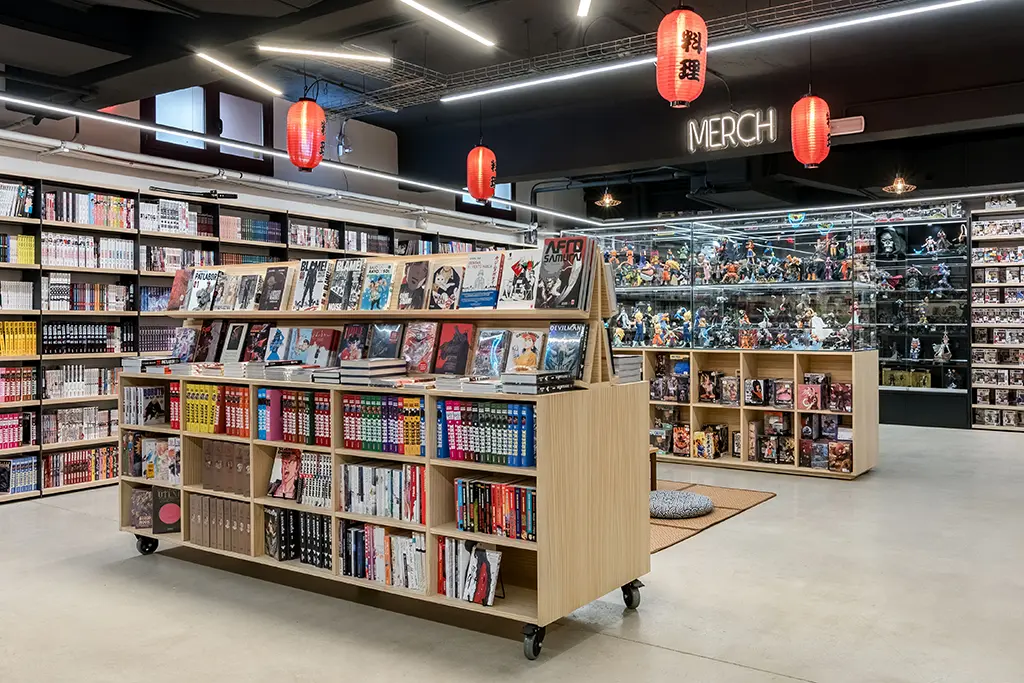 Librerías y vitrinas a medida para tienda de cómics TOMOS Y GRAPAS