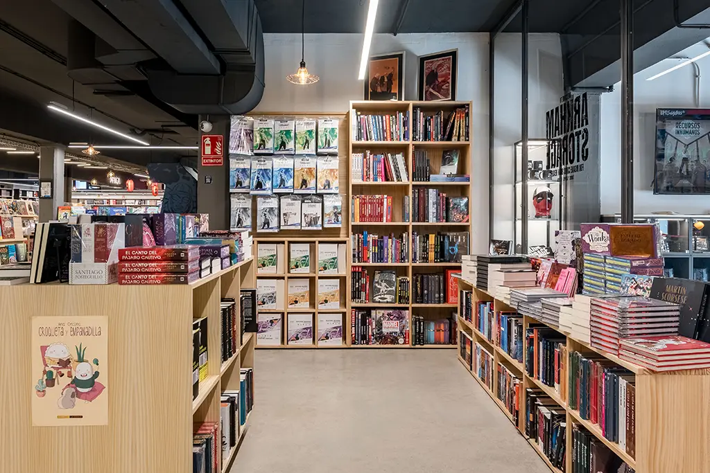 Librerías a medida para tienda de cómics Tomos y Grapas